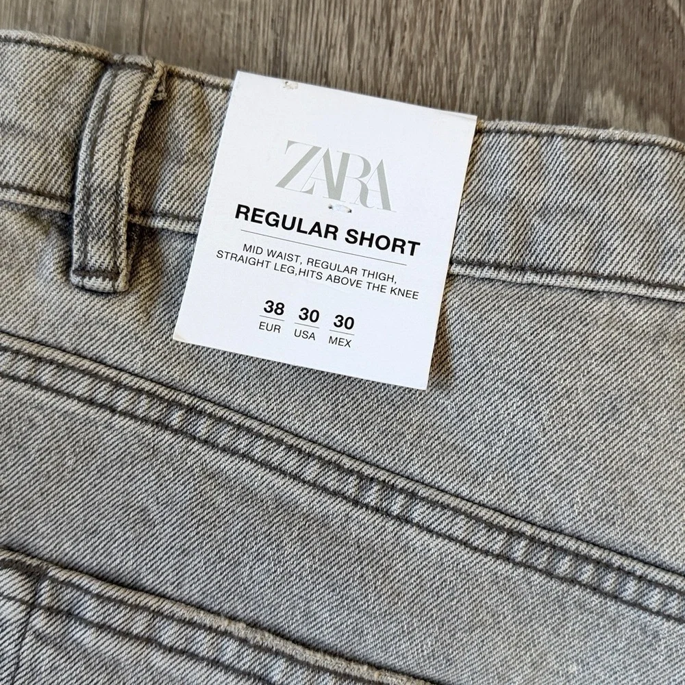 ZARA Regular Shorts – Size 38 Light Gray Denim